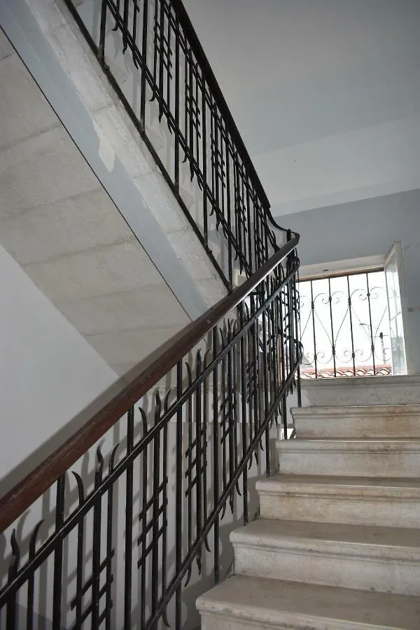 Dante Apartment Split